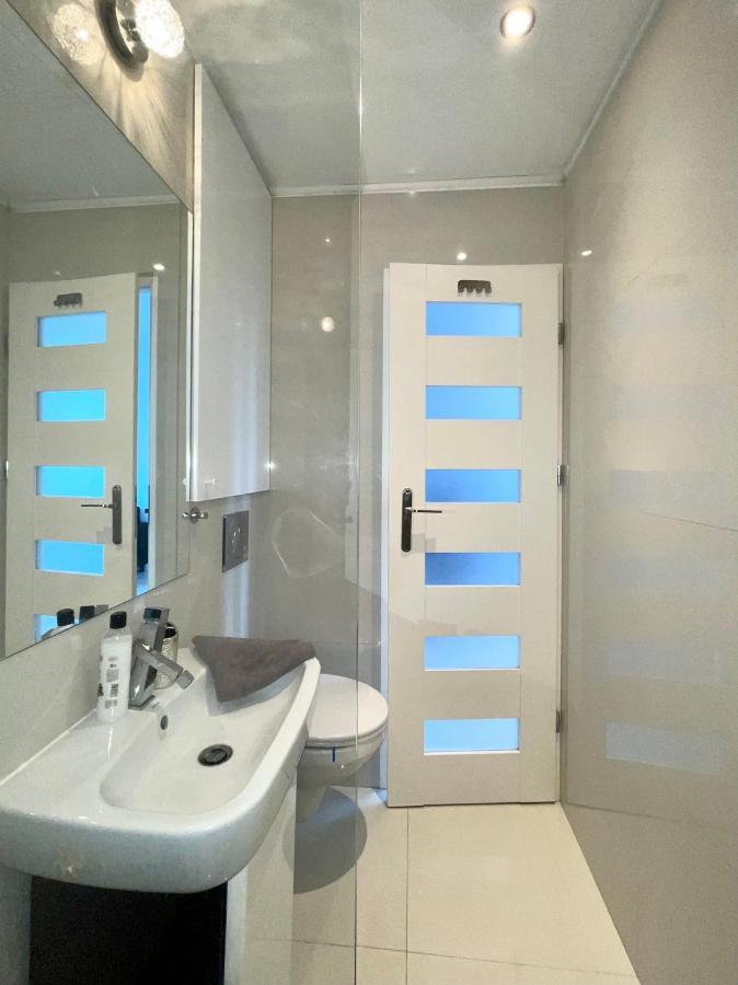 Sasi - Cozy Apartment For 6 People In Centre Warsawa Bagian luar foto