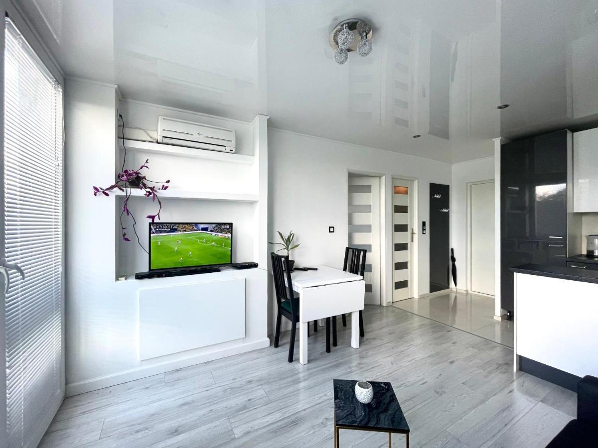 Sasi - Cozy Apartment For 6 People In Centre Warsawa Bagian luar foto